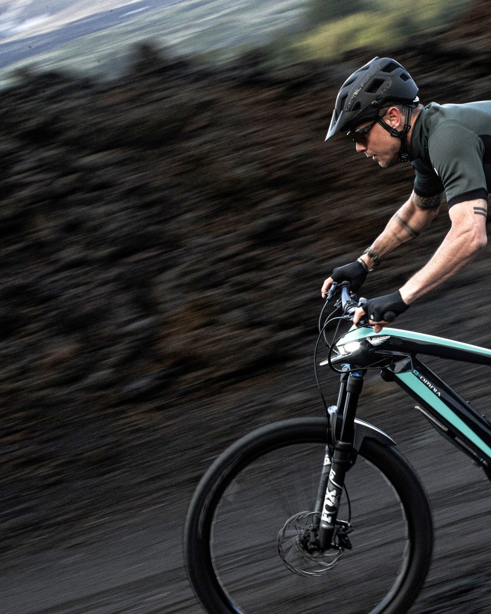 buyabike's tweet photo. 📷 @bianchibicycles 

Full-suspension fun with roche_nicholas on Mount Etna. Discover more trails, experience greater adventures, spend more time in nature – thanks to the electric E-Omnia FX Type.⁣

#Bianchi #RideBianchi #BianchiBicycles #GiroReflections #BianchiLifE https://t.co/BPUKy2jtBQ
