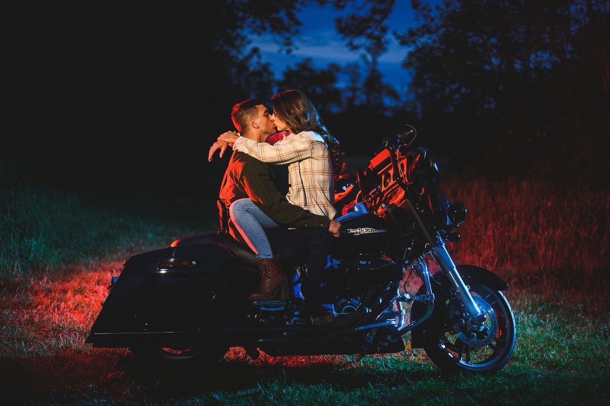 nikkiandchip's tweet photo. Harley lovin. 🤟 https://t.co/3w0iuHEGvP
