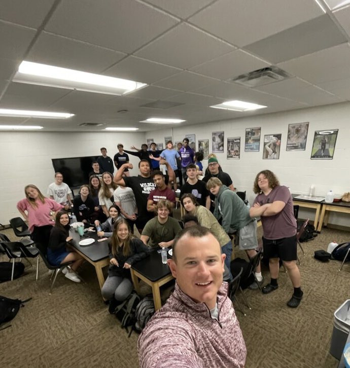 WHSPOWER's tweet photo. Cook food and they will come… fun Pancake breakfast this morning with most of the team! 🥞 https://t.co/6bch92Jhmb