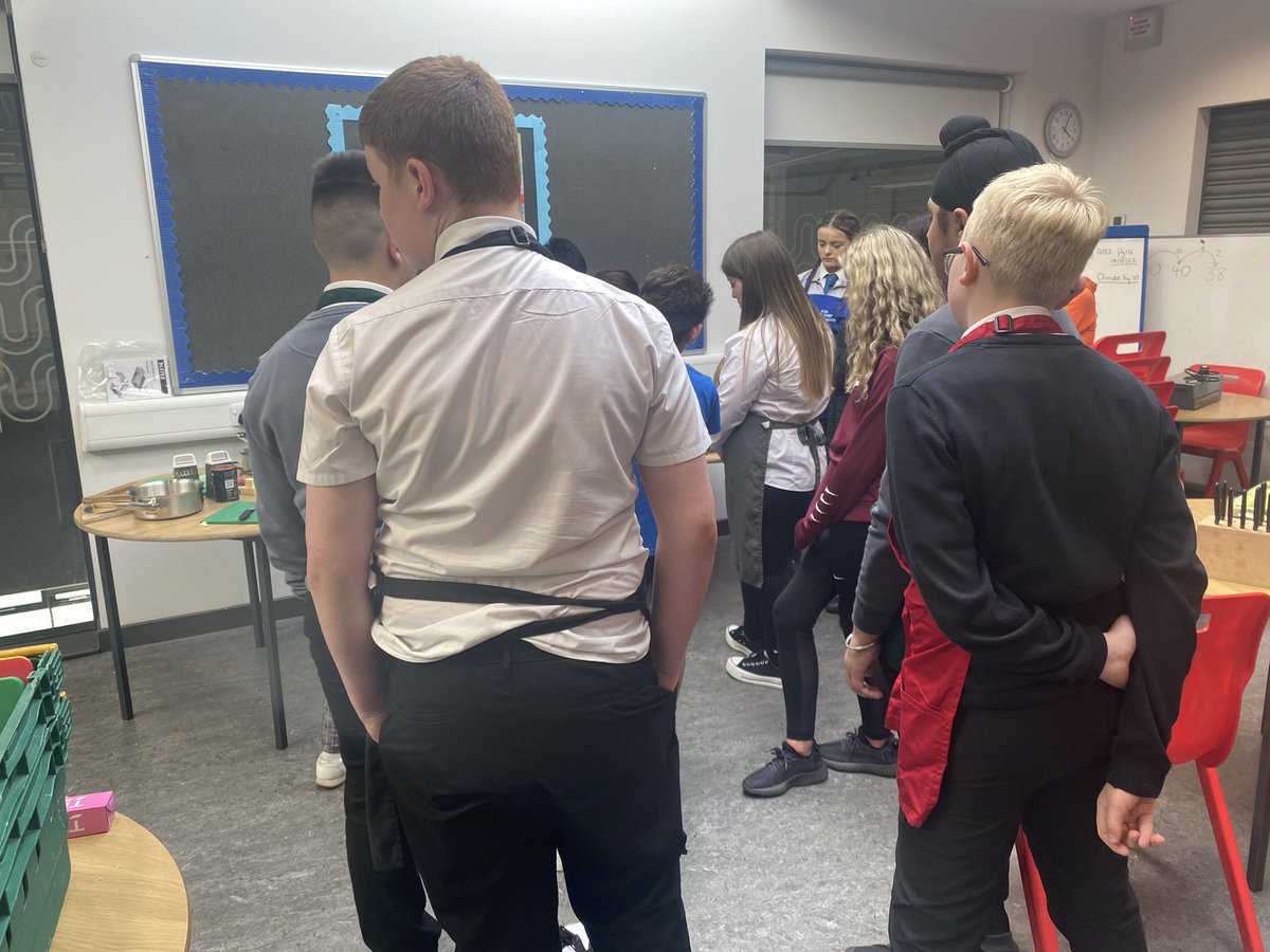 What a day at <a href="/Blairdardiepri/">Blairdardie Primary School</a> doing some tennis and cooking fajitas with their P7s and their families 🌯🎾

See you all next week 😊 

Thank you to our <a href="/KnightswoodSec/">KSS</a> young people and staff for all their help.