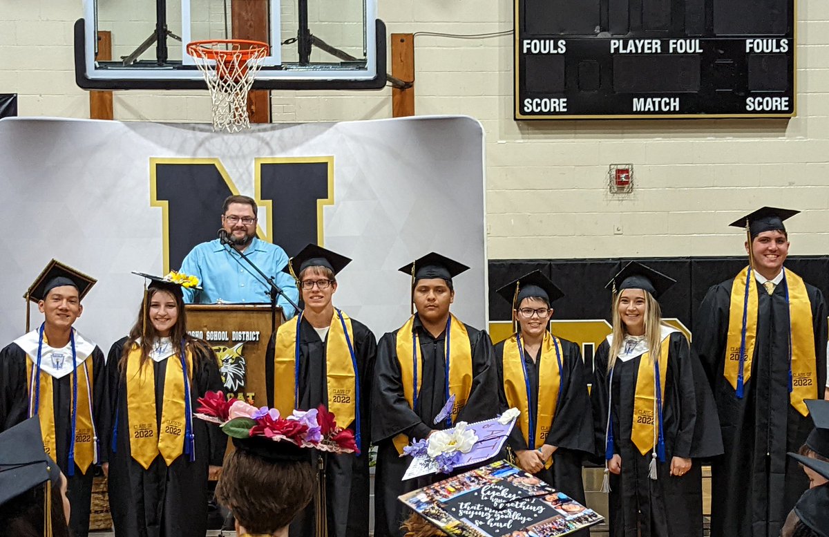 🎓NHS Senior Awards 2022🎓
Recognition of students who achieved Magna Cum Laude status.  These students earned a GPA of 3.8-3.99 during their HS years. Congratulations, Graduates!  
#NHSSeniors2022