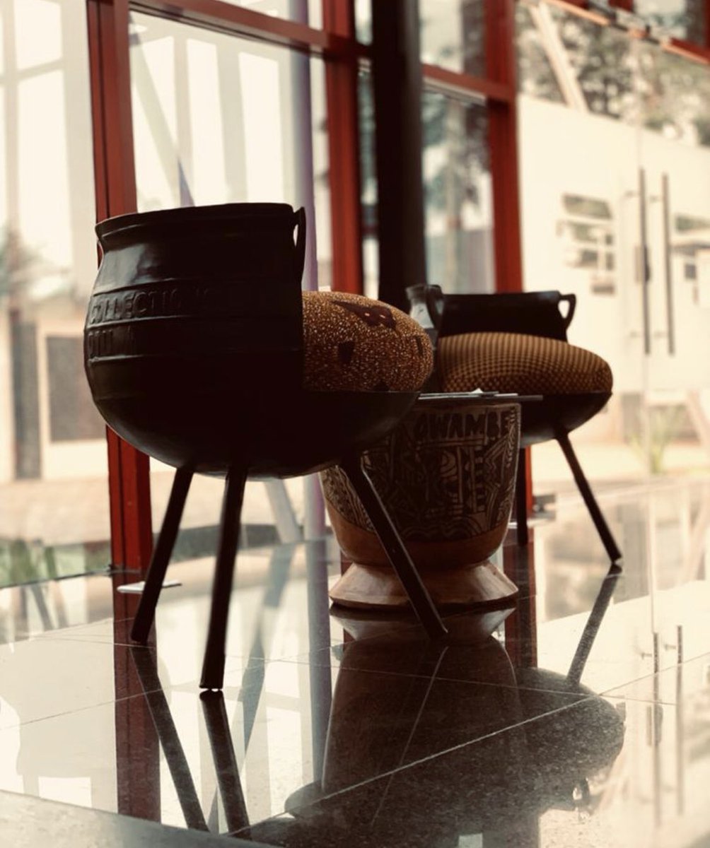 This Owambe set is available on order for N160,000 ✨

Send a DM to place an order 💃🏾

#alagacollections #afrocentricfurniture #madeinnigeria