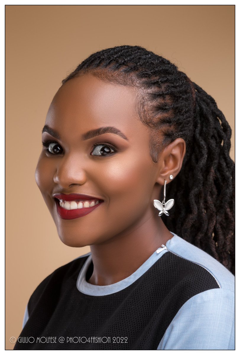 sleek_ug's tweet image. Dear @Makerere graduands ; Book your graduation facebeat with us by calling or Whatsapp ☎️: 0757716514 and slay your graduation away🤗
@Atuhairecarol10 thanks for coming through🤗
Please retweet so they all see this🤗🥰🙏🏿