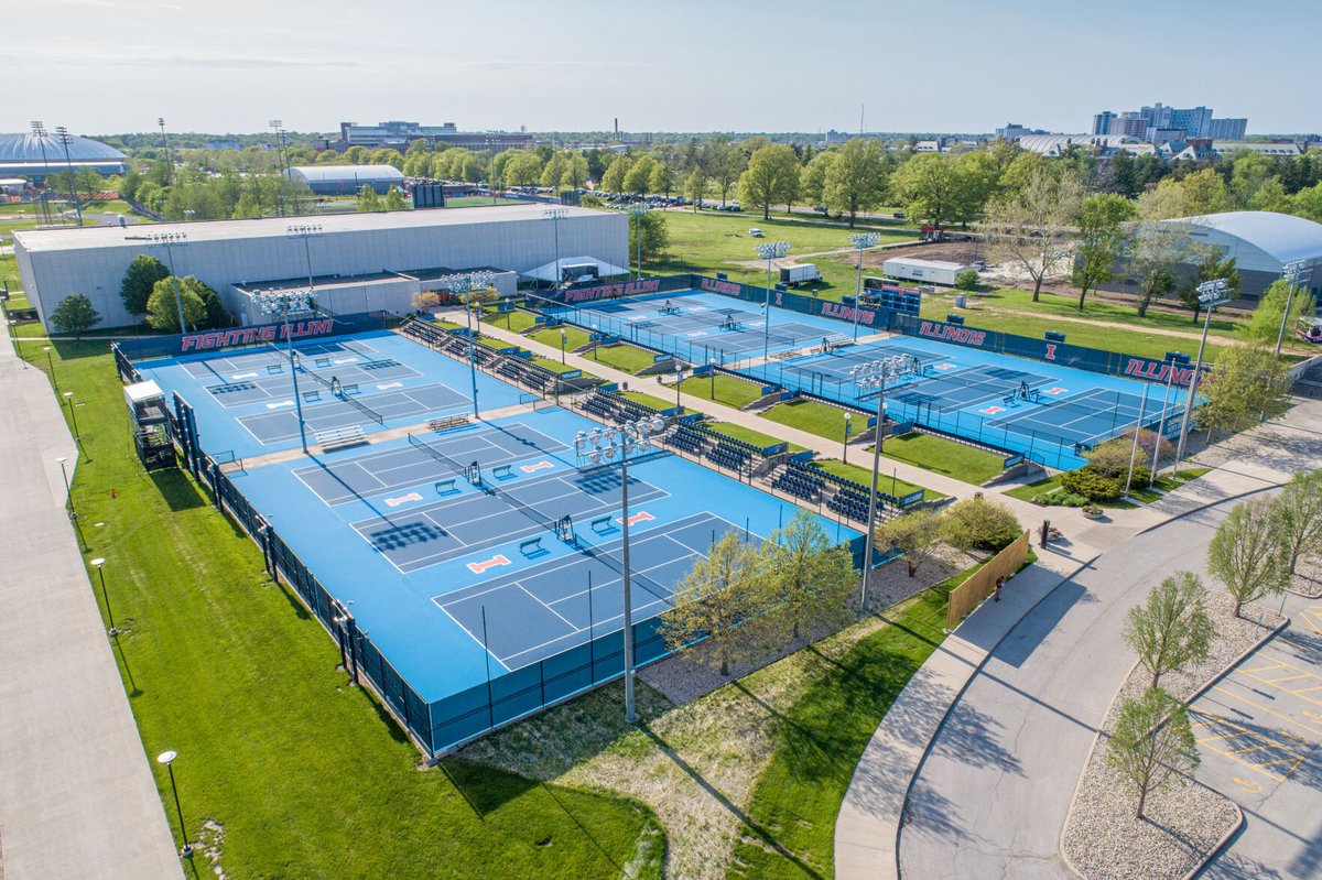 news_gazette's tweet photo. Welcome to town, @NCAATennis.

(And thanks to @IlliniMTennis coach @dancerbrad for the tour)

WATCH: https://t.co/jGtkxZBNo5

By @adzilis

#Illini https://t.co/gSdN2Eo4BL