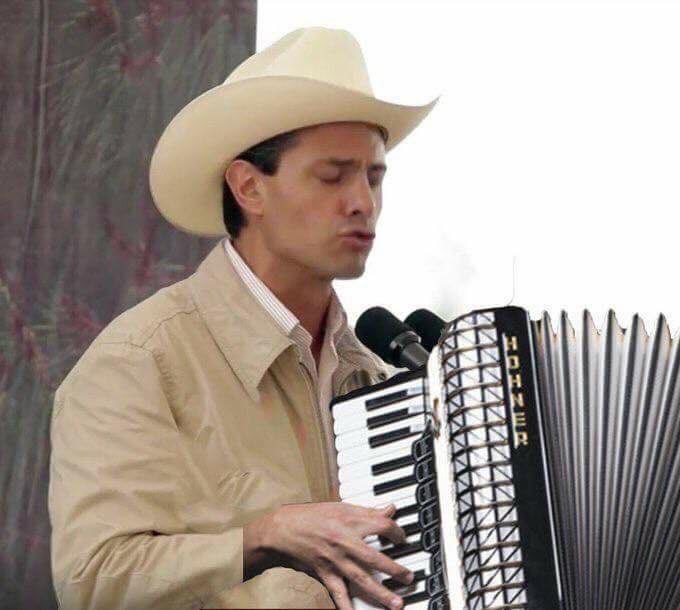 Me acuerdo cuando podíamos hacer esto en Twitter sin que una horda de fanáticos ofendidos llegara a ofenderte como si les hubieras insultado a sus señoras y santas madres.