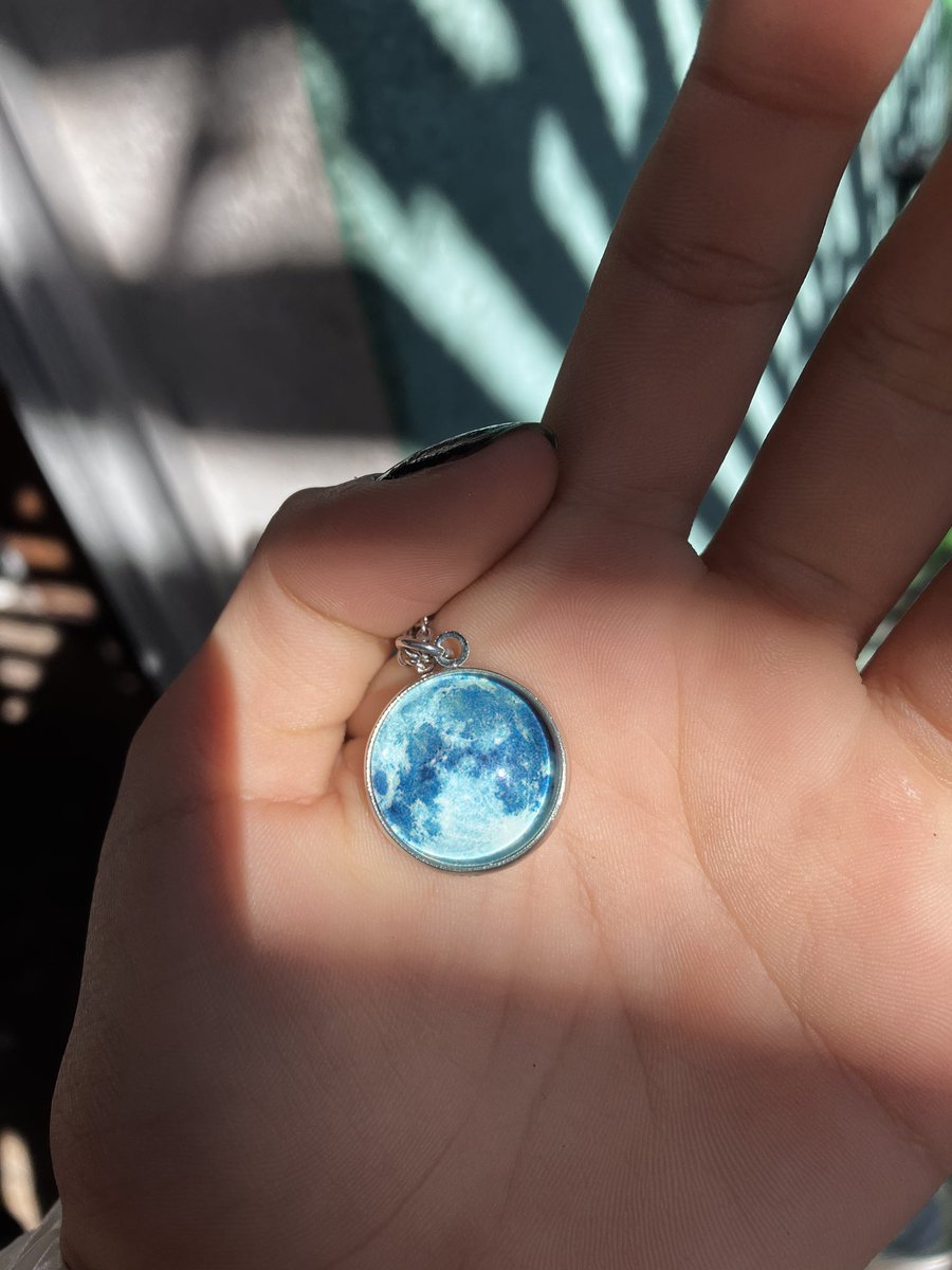 Pilie19's tweet photo. Me regalaron la luna🥹🫶🏼😍🌕 https://t.co/UtoHeLubpJ