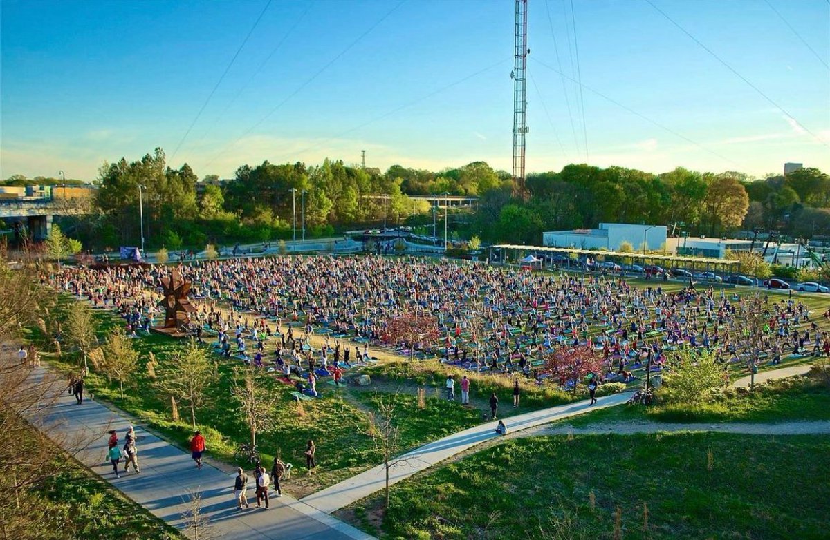 kingofpops's tweet photo. Guess what's coming back THIS Sunday 👀 #kopyoga on the BeltLine! Join us weekly every Sunday from 6-7:00 pm for free yoga at Historic Fourth Ward Field (skatepark field). Tag your friends in the comments below and make plans to join us at our first time https://t.co/Bv1ZCcPwFJ https://t.co/c1WtW5kcvu