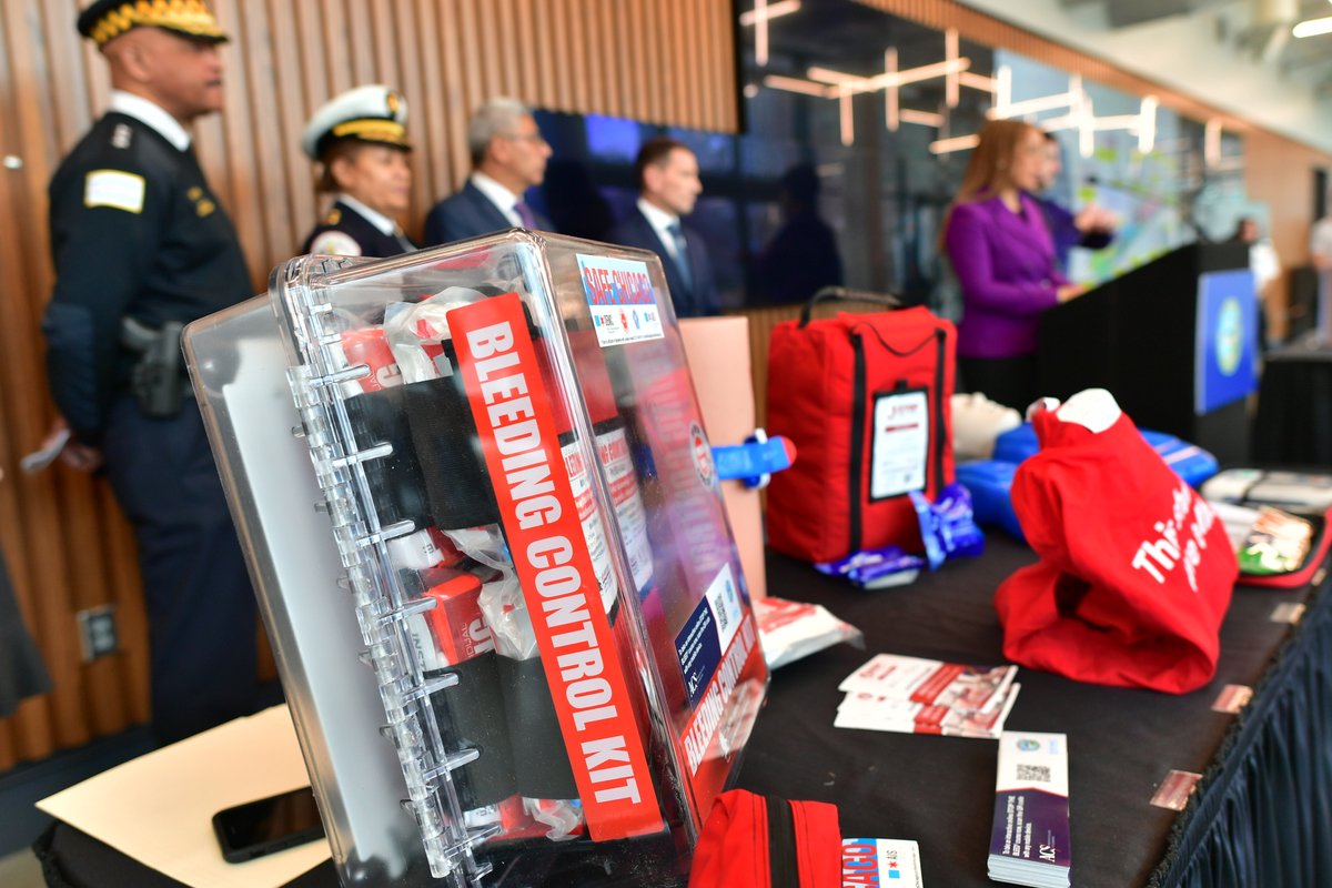 ChicagoOEMC's tweet photo. May 19 is National @StopTheBleed Day.  OEMC is proud of #SAFECHICAGO, a new public safety program that provides bleeding control kits at all #CityofChicago facilities/buildings, @NavyPier, @ChiCityColleges &amp; #UnionStation.  #StopTheBleed https://t.co/zaJPrk5b1x https://t.co/Nldphs4yy5