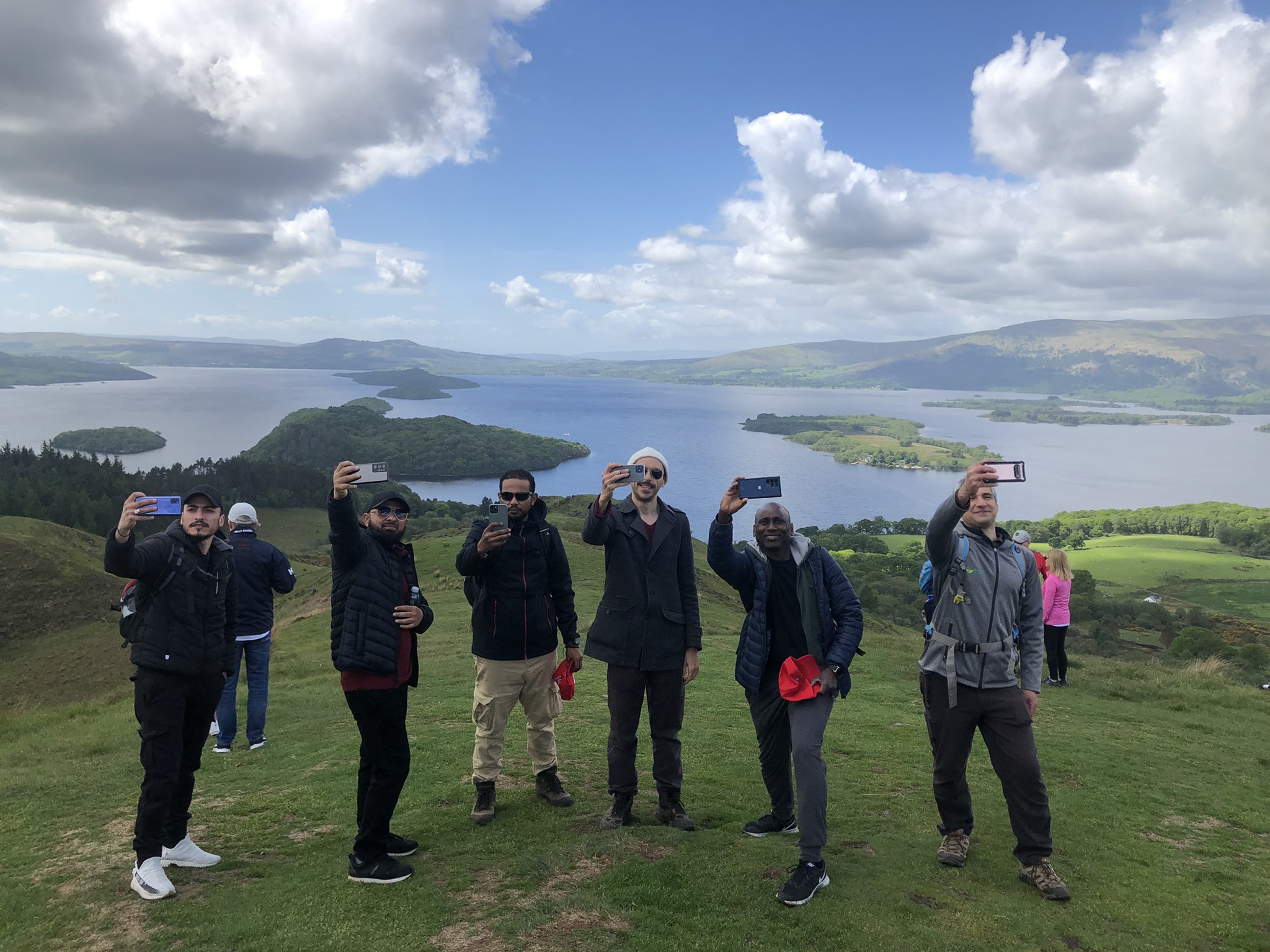 Community InfoSource on Twitter: