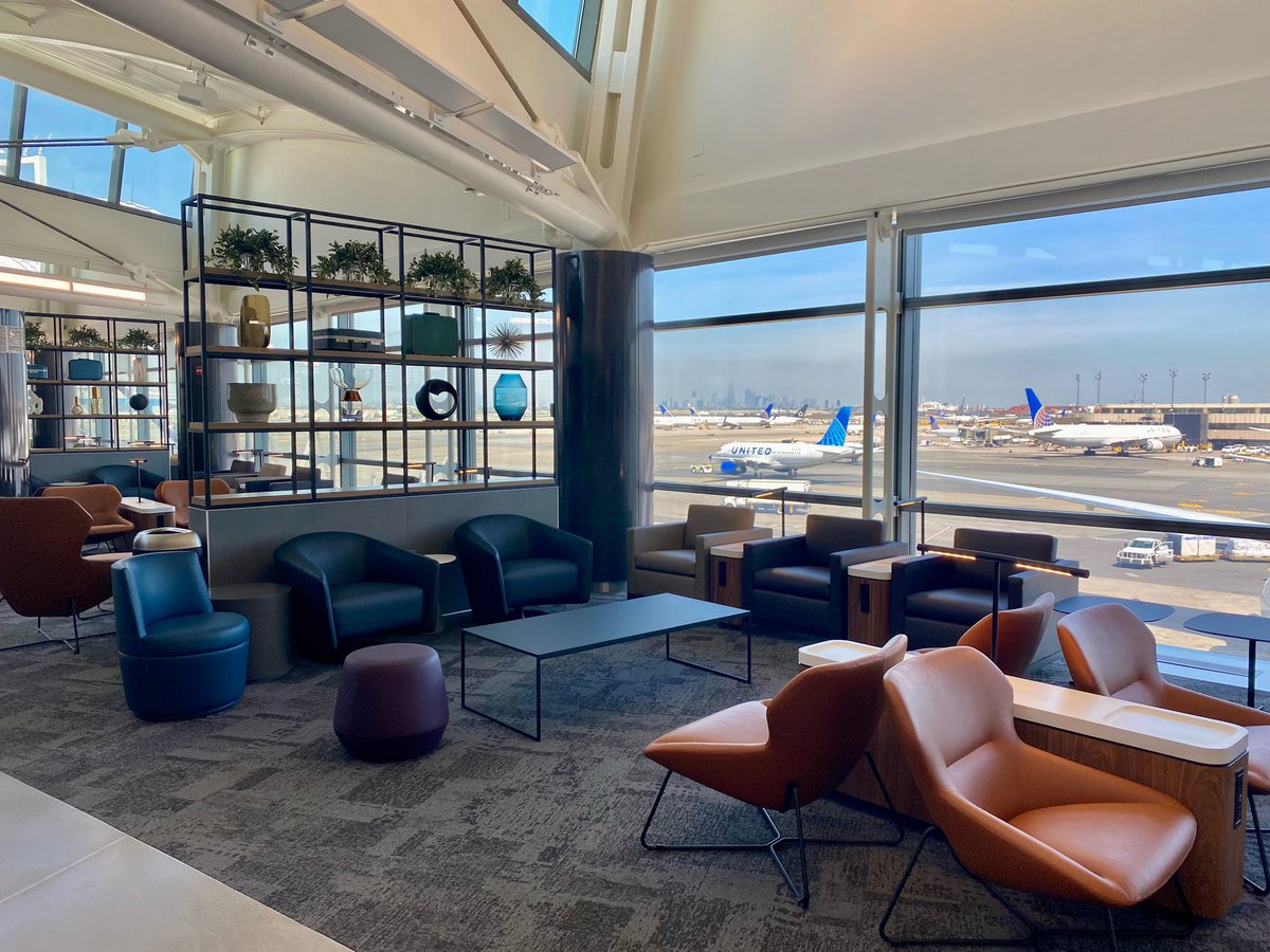 CONGRATS EWR on your newest addition to the United Club network 🤩 Our C3 club is officially open to customers today! @janetburnett69 @Aaron_McMillan @GrewalMandee @Tobyatunited @weareunited @KevinMortimer29 @LauraSledge4