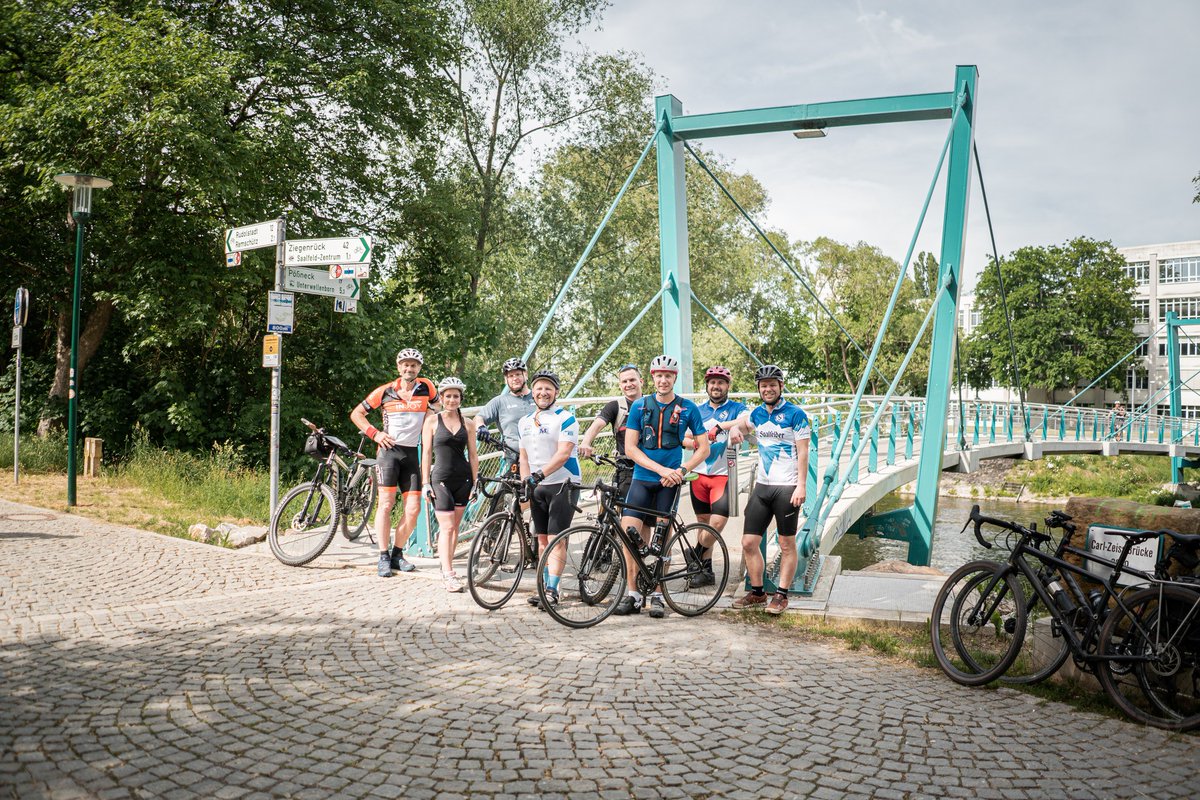 saalewirtschaft's tweet photo. "Fachkreis Gesundheit und Leben" - Radausfahrt des SaaleWirtschaft e.V. 
Alle Teilnehmer sind motivert in die insgesamt 52km lange Tour gestartet. Wir haben nicht nur etwas für unsere Fitness getan, sondern auch den Kilometerstand beim Wettbewerb #Stadtradeln verbessert!😉 https://t.co/AA0j3Ax2Kx