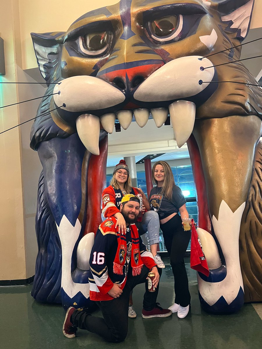 AthenaJustine1's tweet photo. wish I could be there. #rounddos #TimeToHunt https://t.co/Fq74F8jphL