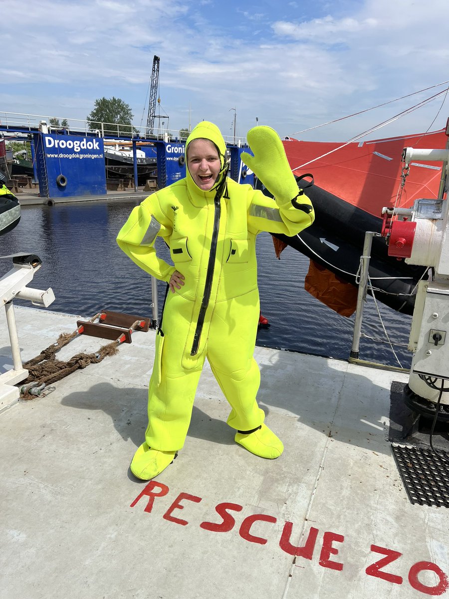 JessiBinnix's tweet photo. Rocking a different kind of yellow π
Also, we made history as the first group where everyone jumped off the higher platform into the water ππΌββοΈ (The lowest platform was required, but the higher one was just for fun π) #DisneyWish #DCLjobs #OpeningTeam #SafetyTraining #WetDrill https://t.co/TaSrQpZN5v