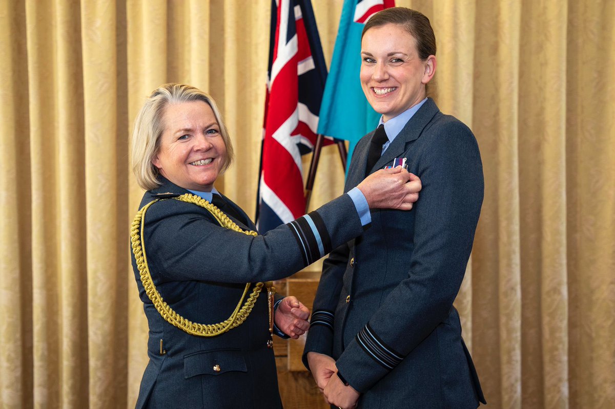 mariabyford's tweet photo. Delighted to present my #COSPers Commendations this morning, including a well deserved Team Commendation for one of the amazing @RAF_Recruitment teams, plus #LSGCM for @JennyMGregory πππ https://t.co/mf8iqJ0Wyn