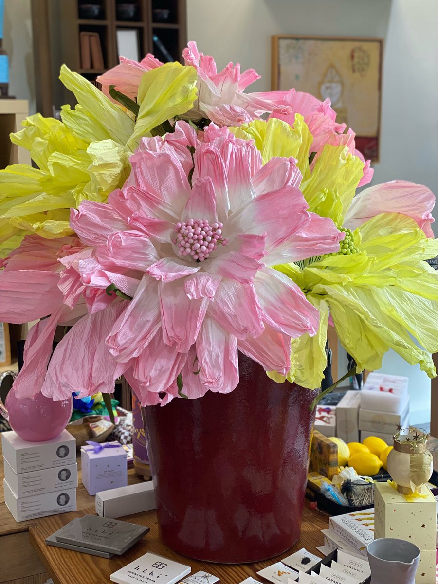 #thefittingroomdallas #spring #springblooms #flowers