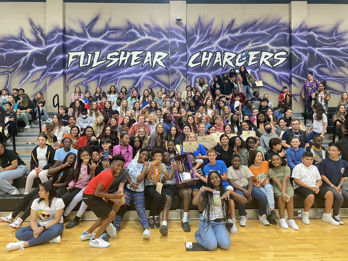 coach_tmathews's tweet photo. Last academic pep rally for the year! TEAM 4 with the win!!! @LeamanJH @DLJHLadyCharger https://t.co/MezpPNdUyd