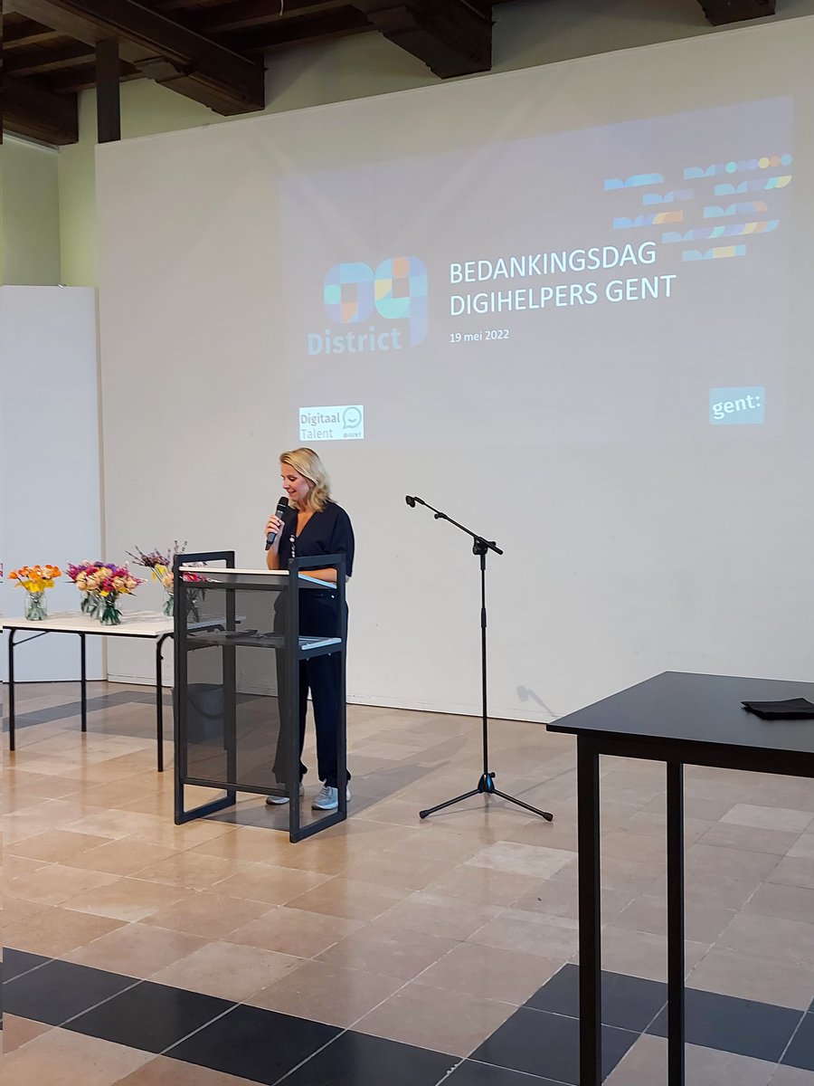 Van_Damme_Sara's tweet photo. Schepen @sofiebracke bedankt de Gentse digihelpers op de bedankingsdag na een dag vol inspirerende workshops #AI, #3D #lasersnijden #data en #WIX ! #Einclusie #digitalekloof #digihelden #digipunten #Gent #merci! @Stadgent @District09Gent
https://t.co/cuk6neaIvr https://t.co/ySDzgvpQle