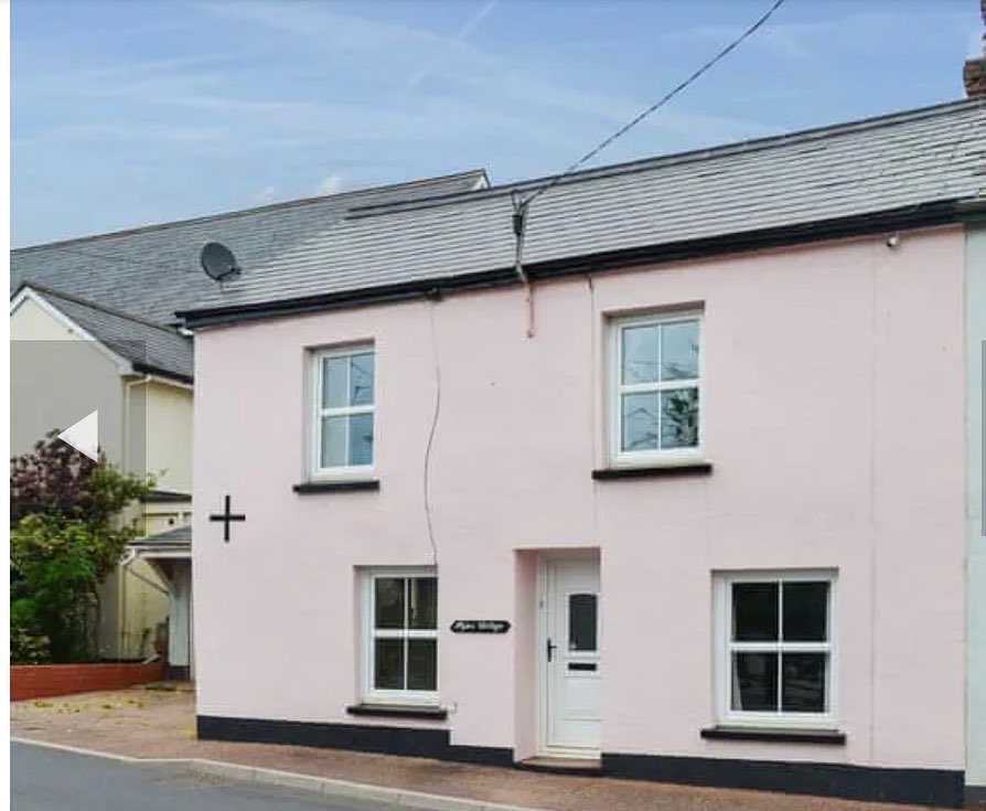 DiamondTiverton's tweet photo. Look at this pretty cottage in #Halberton - currently used as a holiday home - going live tomorrow 😍🏡
Coming to market at £220,000 this is lovely first time buy for someone wanting a cosy cottage in a friendly village https://t.co/OpoeTO9ZV3
#devonhomes #devoncottage https://t.co/4tIhqgTA3v