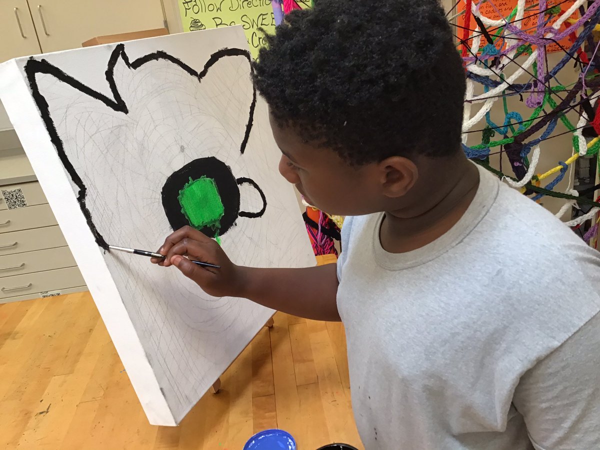 littleboltsart's tweet photo. These Ss are serious about their #choiceart and give up their recess to work! #art #ChoiceBasedArt #artistsontwitter #teacher #education #littleboltsAteam #studiohabitsofmind #creative #teachingforartisticbehavior #creativeprocess #artist #thunderboltsflyworldclass #artteacher https://t.co/YFZO35MM6Q