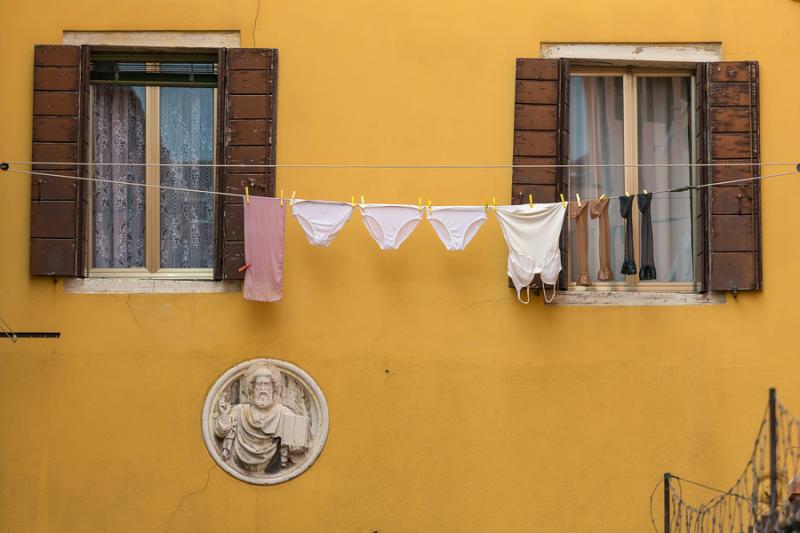 ItalyMagazine's tweet image. Le pulizie di primavera: this Friday we&apos;re talking spring cleaning in Italian
italymagazine.com/featured-story… via @italymagazijne #languagelesson