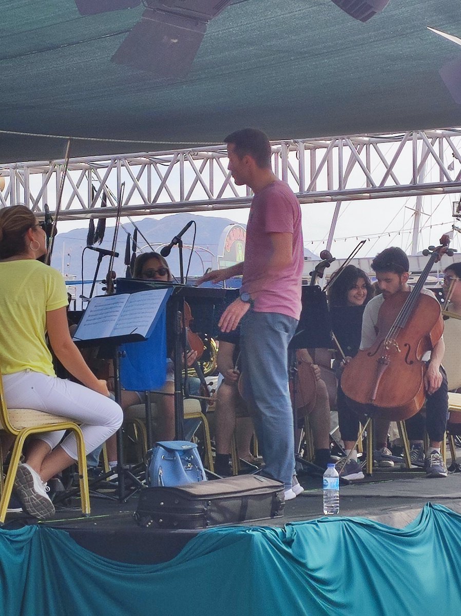 solcunit's tweet image. Music. 💙🇹🇷🎼 Especial night...#MCAEA #aprendredelescolaquenapren @EplusCatEdu #cultura #erasmusplus