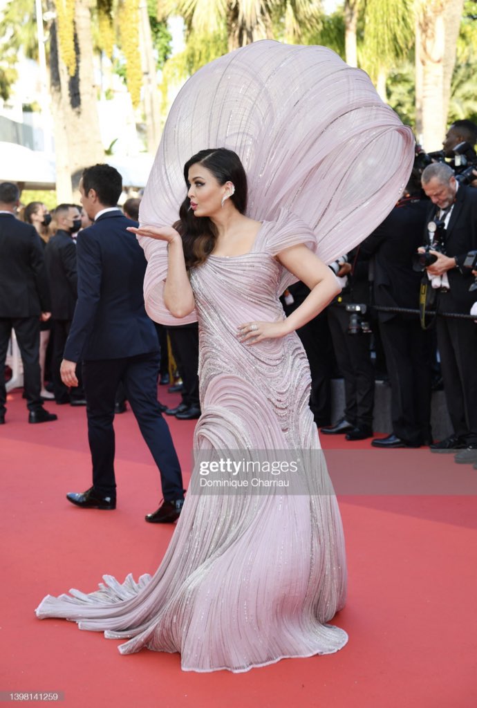Gurrrrrr #AishwaryaRaiBachchan #AishwaryaAtCannes