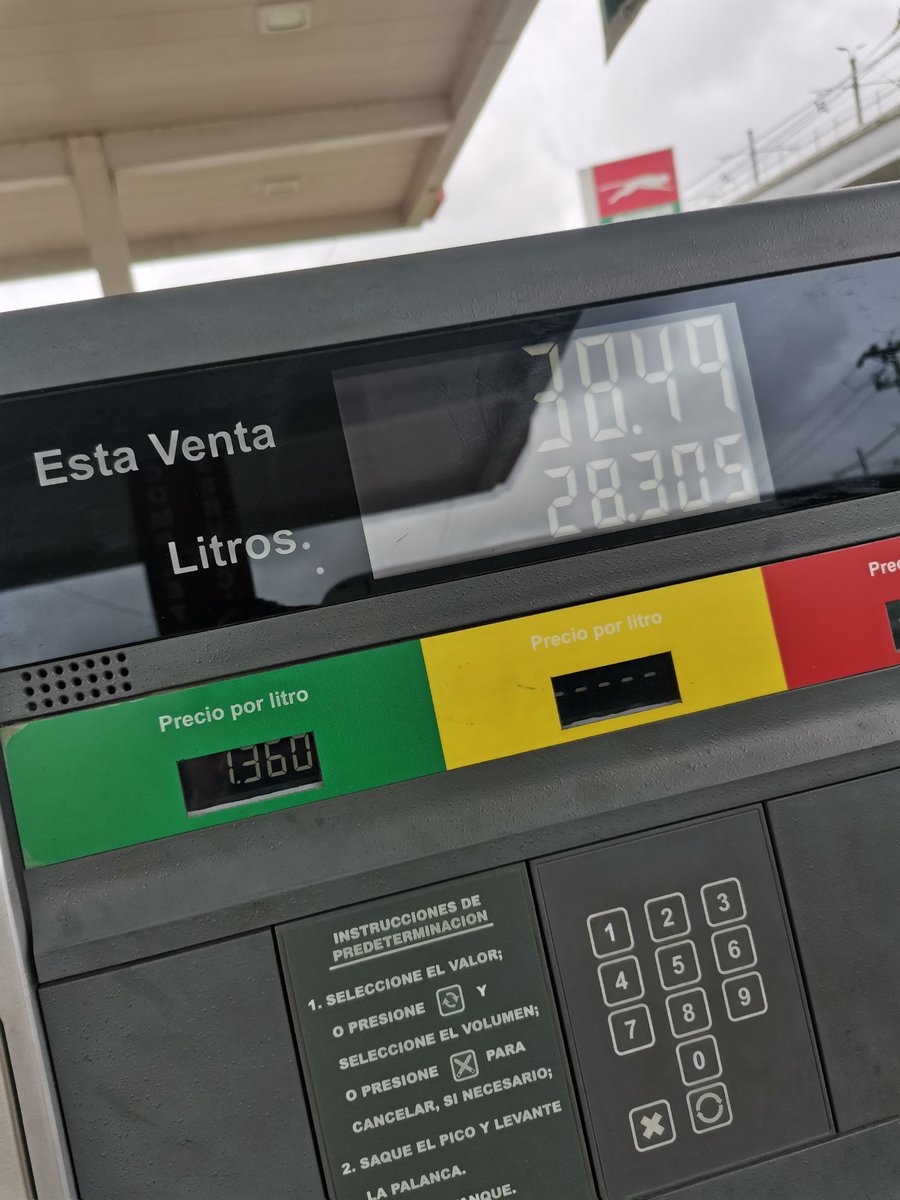 En el letrero dice 1.29 pero la maquina te cobra 1.36 la puma de la 24 de Diciembre  <a href="/AcodecoPma/">ACODECO</a> <a href="/AlvaroAlvaradoC/">Alvaro Alvarado - Noticias 180 Minutos/ Sin Rodeos</a> <a href="/CastaliaPascual/">Castalia Pascual F.</a>