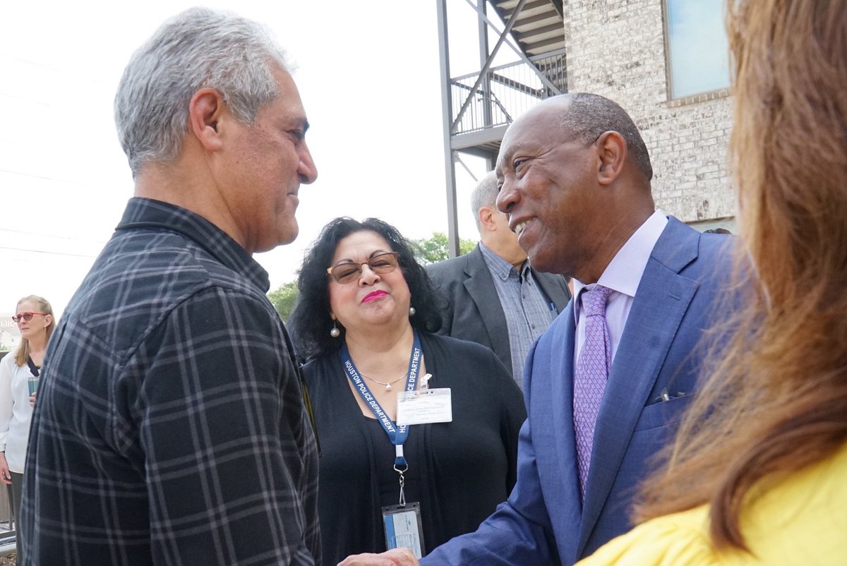 SylvesterTurner's tweet photo. This morning, I joined CM @PollardforHTX and #DistrictJ residents for the ribbon cutting of #SouthRice Apartments.
By the end of the year, this complex will reach capacity and I know the residents will enjoy. To those who played a part in building, congrats on this milestone. https://t.co/OV8IU7fkeR