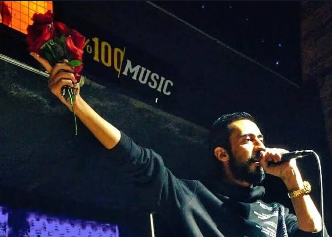 1YeraltiSakini's tweet photo. İyi söz yazarlarının ne kadar hükmü kaldı
Ben sana bu çiçekleri mezarlıktan çaldım https://t.co/qlMqVp2vLf