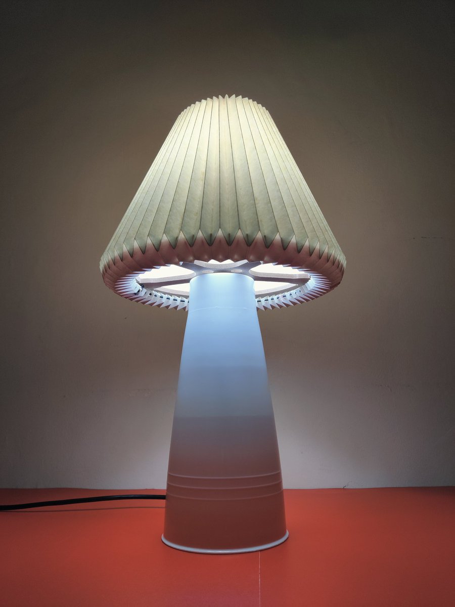 Kraft_kenya's tweet photo. Have you ordered your Vaso Lamp yet?
We got you in white...
Handcrafted in kenya
https://t.co/vkQs84W6xN
#kraftkenya #madeinkenya #Gnometablelamp #lighting #kenya🇰🇪 #peace #handcrafted #handmade #origami #foldability #contemporylighting #TABLELAMP https://t.co/GeJgJvmrSL