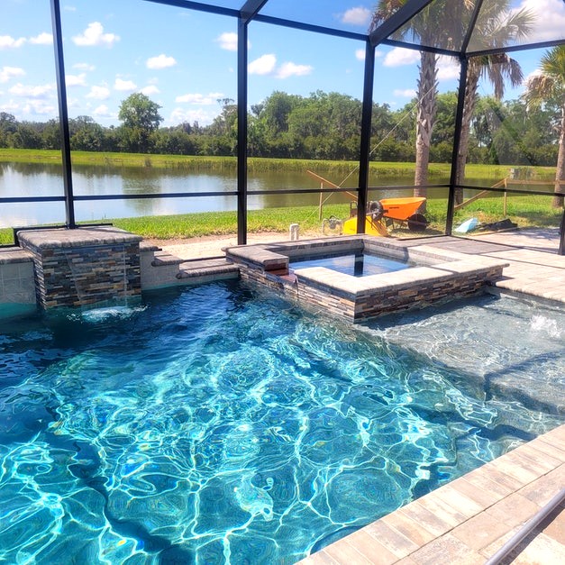 💪 Transform your pool or spa using the Quarzo, Iron Interlocking Porcelain pool tile!🤩  This tile is easy to maintain and will add a rustic touch to any part of your home. 🍹 ☀️ 
Shop now!
 bit.ly/3wrLPdp

#TransformationThursday #PorcelainPoolTile #StoneTile #PoolTile