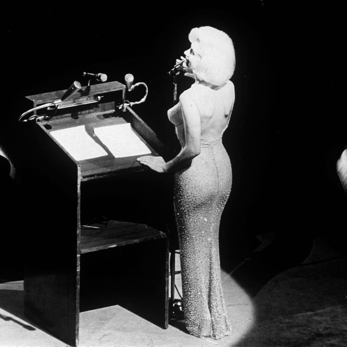 thatmarilyngirl's tweet photo. On May 19th, 1962, sixty years ago today, Marilyn Monroe performed “Happy Birthday, Mr. President” and “Thanks for the Memories,” at President John F. Kennedy’s birthday gala. https://t.co/uCTHuFUWUH