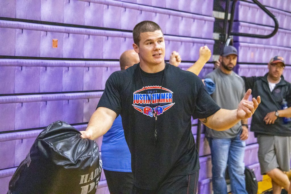 AlexFreebird's tweet photo. NFL free agent Justin Zimmer discusses torn ACL, time with Buffalo Bills, upcoming youth football camp in Greenville: https://t.co/AKtj0bfGLA
@greenvilledn @yjacketsports @NFLPA @BuffaloBillsPR https://t.co/Pli5YKYR88