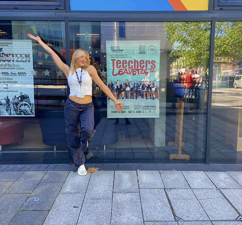 marthapgodber's tweet photo. Opening a main house show in my hometown, you can’t get much better than that @HullTruck ❤️🤩🫶📚✏️ https://t.co/JNaVzD0OAa