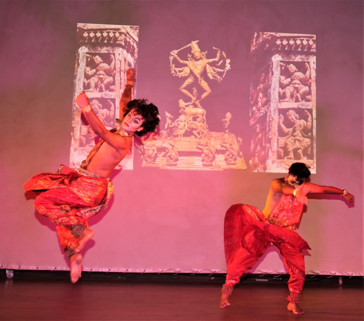 IndianMuseumKol's tweet photo. International Museum Week
Power of Museums 
Day 4 (May 19, 2022)

Prof. Dr. Mahua Mukherjee, Artistic Director - Gaudiya Nritya Bharati presented Gaudiya Nritya along-with her team on May 19, 2022. 

#IMD2022 #MuseumMemories #MuseumsReimagined #AmritMahotsav @MinOfCultureGoI https://t.co/lH613mOpGL