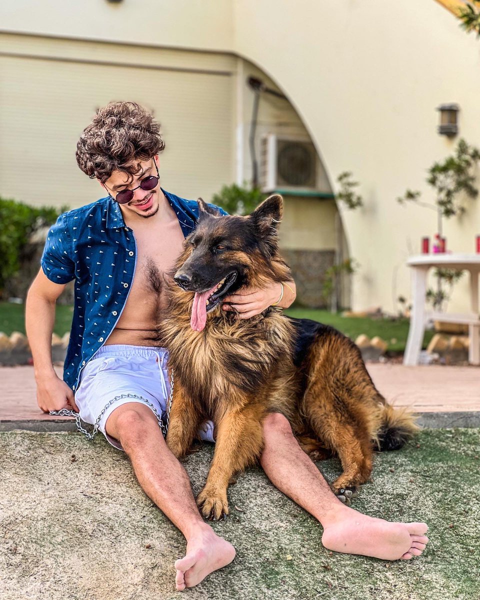 77Cods's tweet photo. A dog doesn’t care if you’re rich or poor, educated or illiterate, clever or dull. Give him your heart and he will give you his♥️ https://t.co/oxo3uwPupg