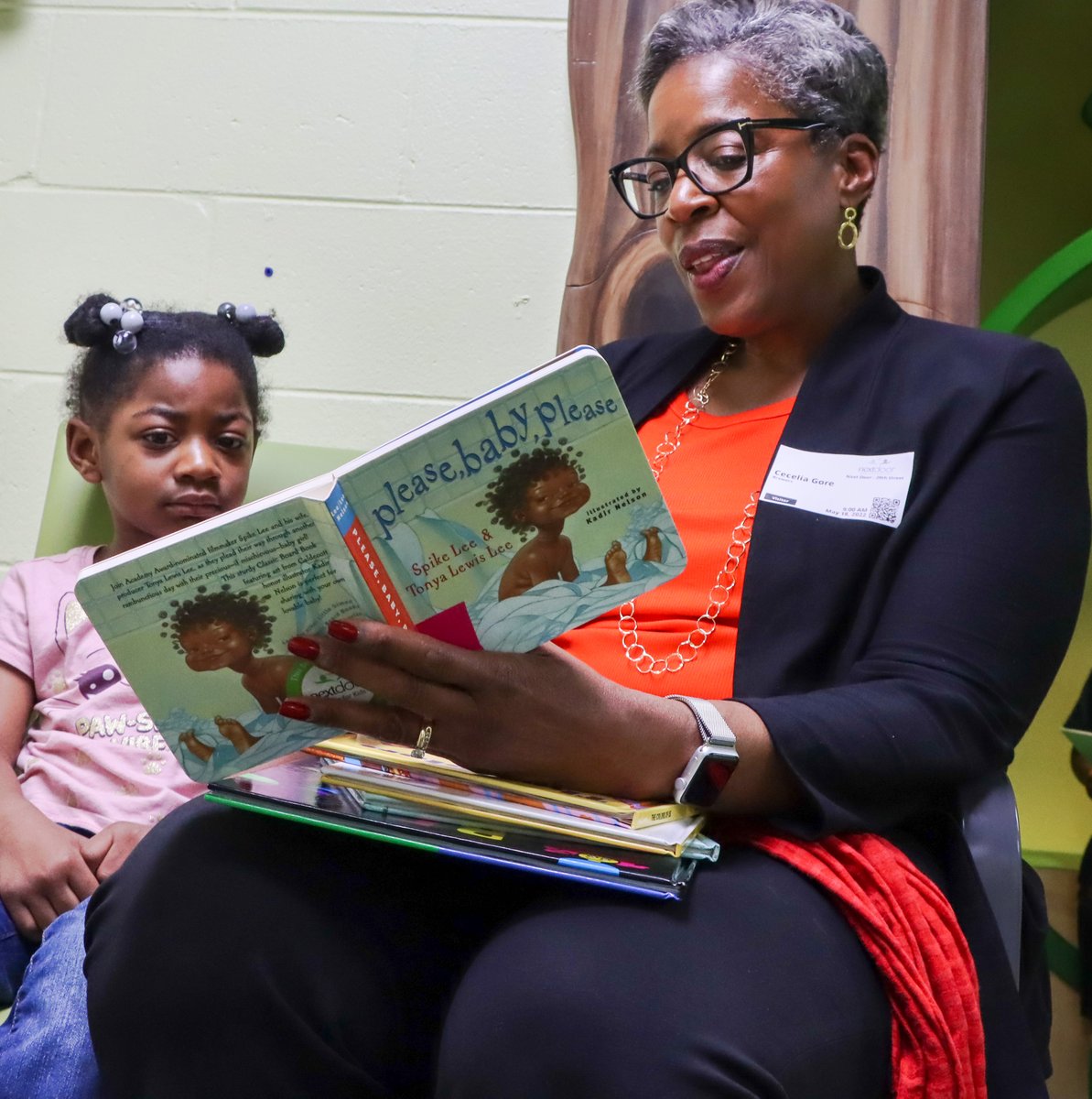 She hit a home run with our students!
Thanks for reading with us, Cecelia Gore.
#milwaukeebrewers #nextdoormke