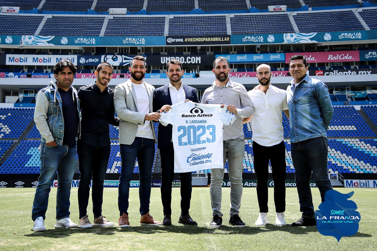 ClubPueblaMX's tweet photo. ¡Qué siga el laburo, hijos de su Enfranjadísima!👊🏻

RT si estás listo para el capítulo 4 del #Larcamonismo 🔵

#LaFranjaQueNosUne🎽 https://t.co/1PMK0NbS1v