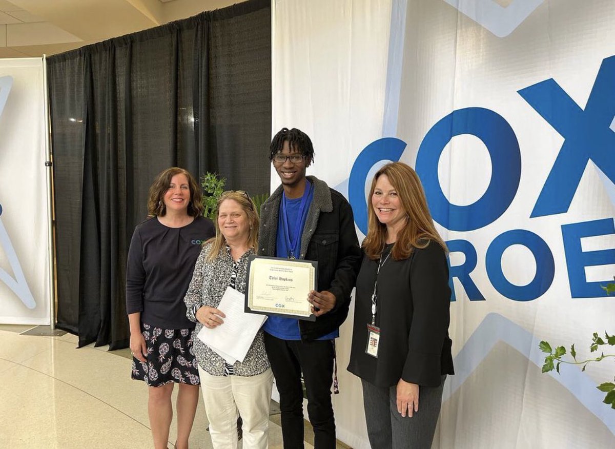 The Husky Howler tweet media