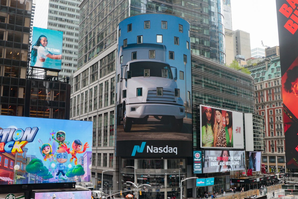 xostrucks's tweet photo. Hey, New York! We like the view from up here 😎

#NASDAQ #HDXT #MDXT #GoElectric https://t.co/wBxMYUX4Eg