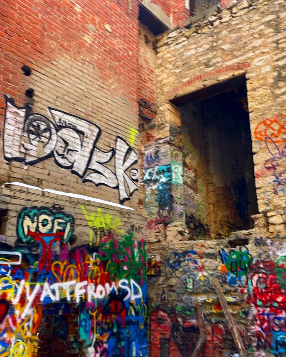 KevinBrusca's tweet photo. Abandoned Castle - Kansas City, MO
#explore #urbex #abandoned https://t.co/KdMVteVtkV