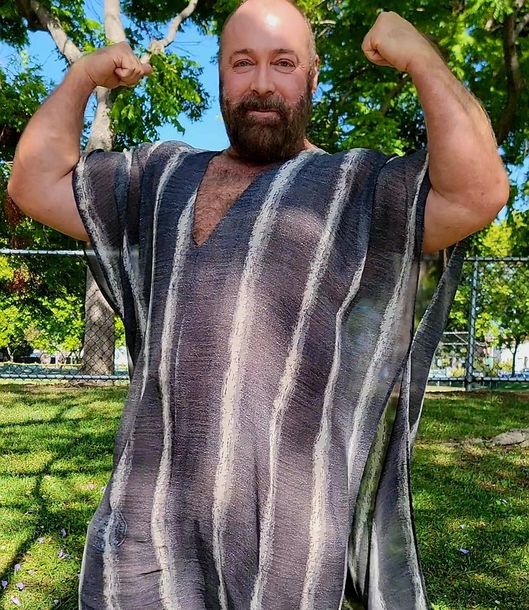 I got to meet the veer sexy @BradKalvo this weekend. Here he is in the new grey version of the Atlantic House, now available on our website. Check it out at bearlycoveredclothing.com #gaybear #gaybeards #gayfashion #gaytwitter #PRIDE #mensfashion #musclebear #DADDYGAY