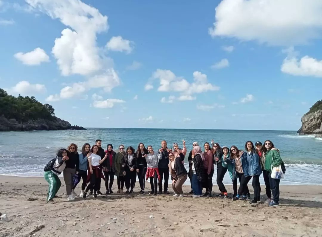 Psikoloji Alan Geliştirme Kooperatifi (PAGEK) Zonguldak temsilciliği olarak "19 Mayıs Gençlik Yürüyüşü" temalı doğa yürüyüşü gerçekleştirdik.

Bu anlamlı günde katılım gösteren Bülent Ecevit Üniversitesi psikoloji öğrencilerimize ve hocalarımıza teşekkür ederiz.