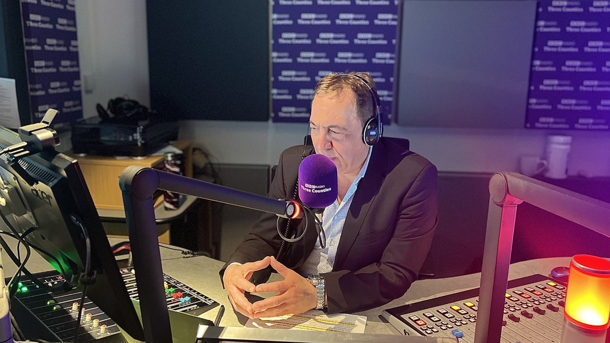 RobPerroneShow's tweet photo. I thought the first complaint of the day would come in at around 25 minutes. I was wrong, it took 3 hours & 27 minutes, I must be slipping .... #willtryharder #Radio #radiopersonality #radioshow https://t.co/dXp0OX9FvN