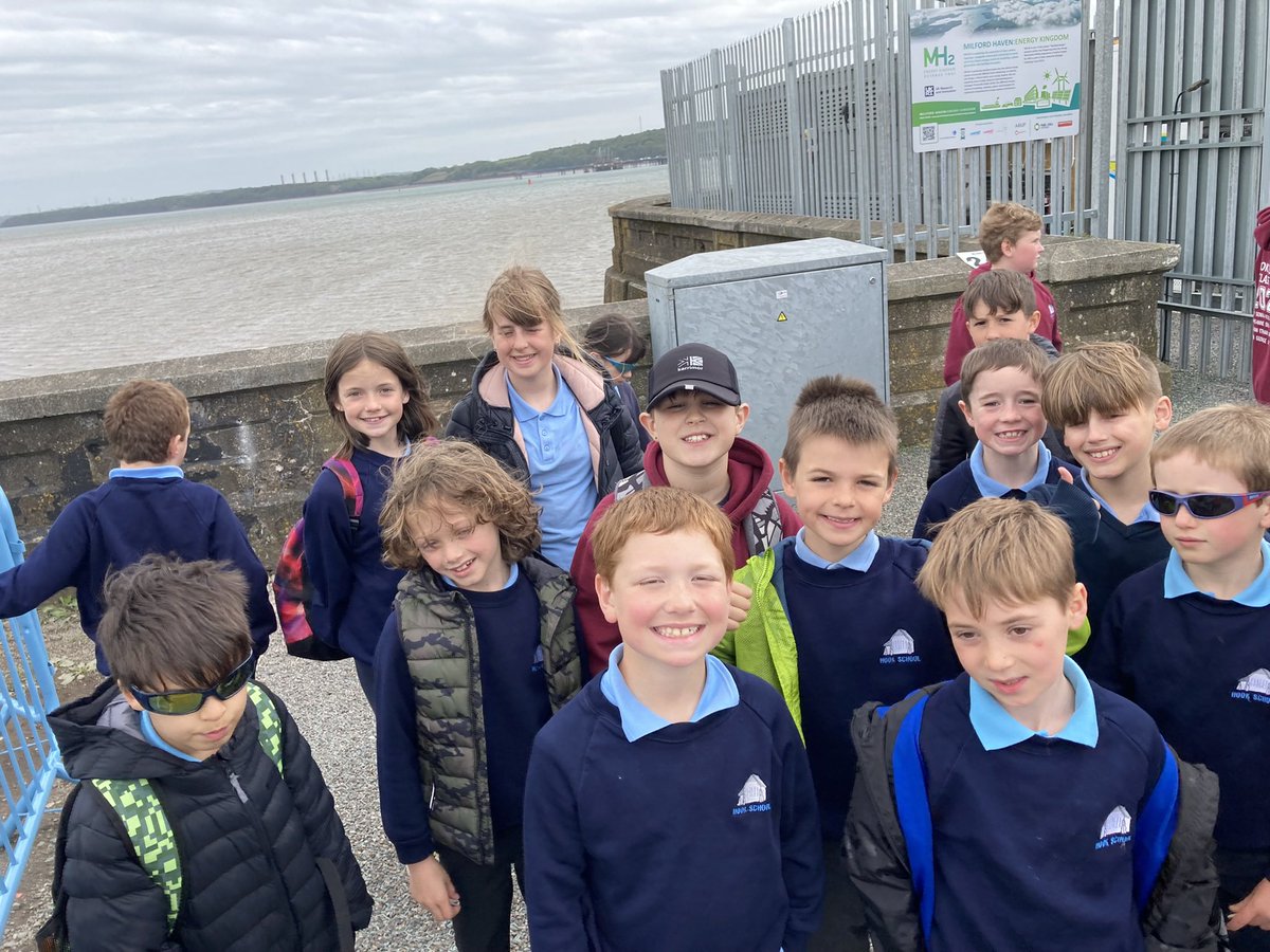 hook_sermor's tweet photo. What an amazing learning experience at Milford Marina - tourism, renewable energy, life skills, local business working together… we are very grateful to every business that gave up their time to inspire our pupils &amp; show them what is On Our Doorstep. @mh_port @milfordwfront 1/2 https://t.co/hLT26NMHEb