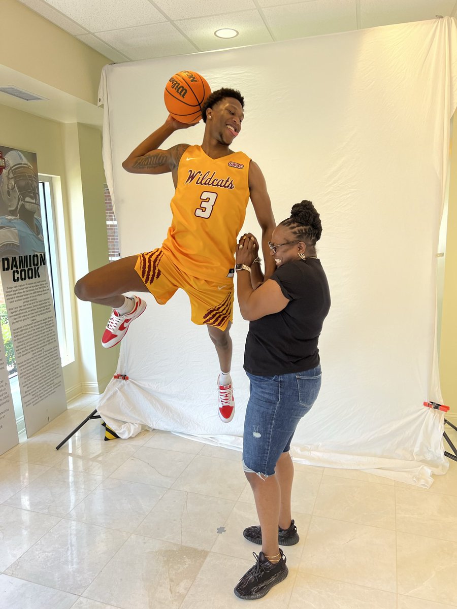 Derrick(DJ) C-H tweet media