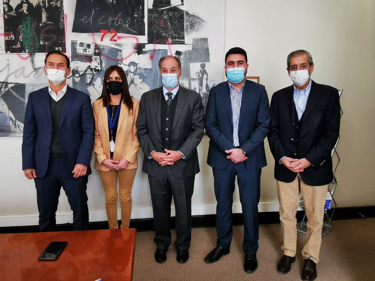 DirecDelTrabajo's tweet photo. 🔴 La creación de una mesa tripartita para fomentar el trabajo decente acordaron hoy @DirecDelTrabajo y @CPCchile. En la instancia también participará  @Cutchile y contará con la asesoría de @OITconosur. https://t.co/CKYGdVNMH3