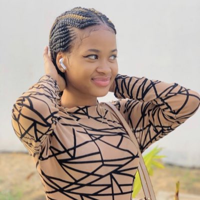 RoseTranvan's tweet photo. #NewProfilePic https://t.co/sZnFNCnSrD