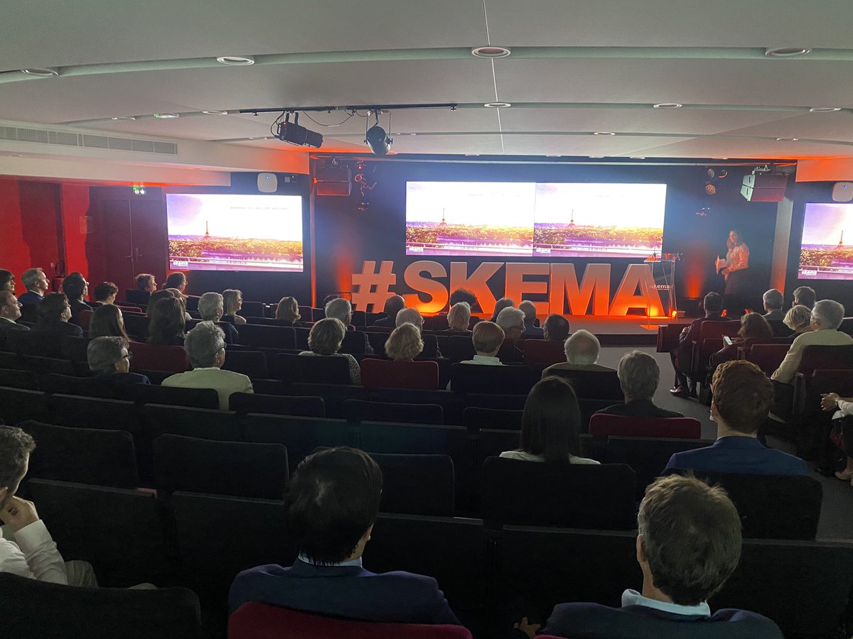 SKEMA_BS's tweet photo. [LIVE] #SKEMA inaugure ce soir son campus #SKEMAgrandparis. @GaelleLG, Directrice Marketing et Communication de l’école, accueille nos invités. https://t.co/a9ey9Msimo