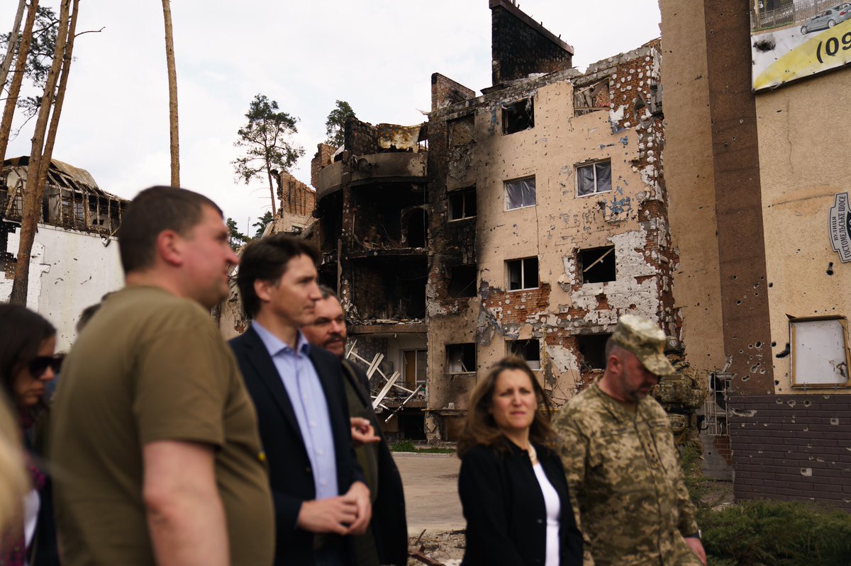 Justin Trudeau tweet media